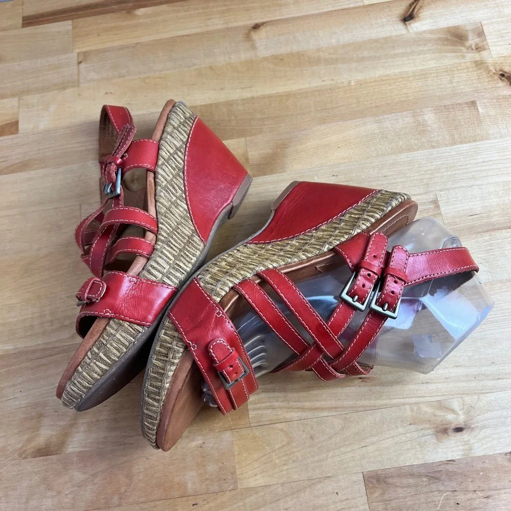 Naya Sandals Maize Size 8.5 Red Leather Strappy Buckle Wedge Espadrille